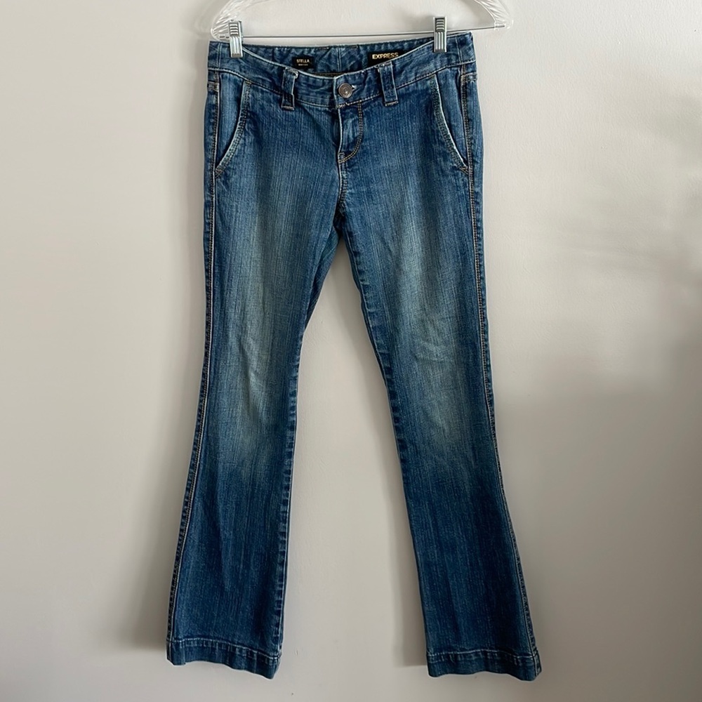 EXPRESS Stella bootleg jeans. Size 2